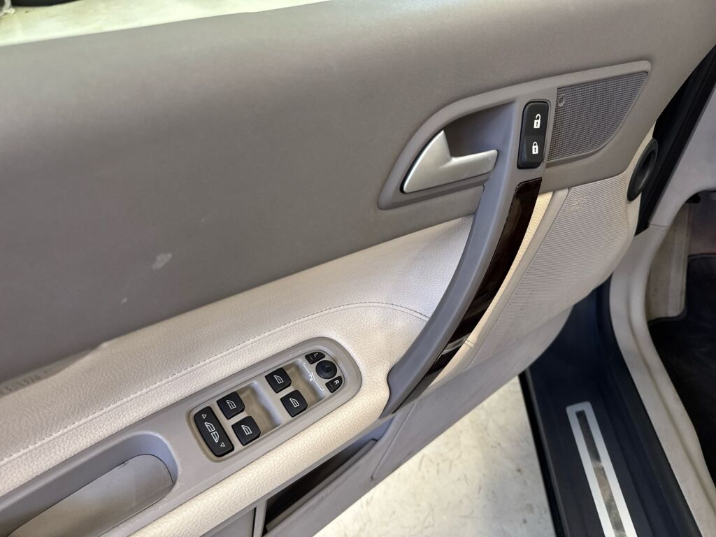 Volvo C70 2007 Musta