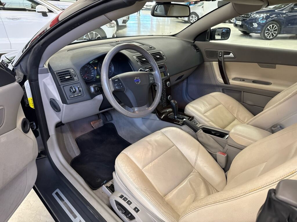 Volvo C70 2007 Musta