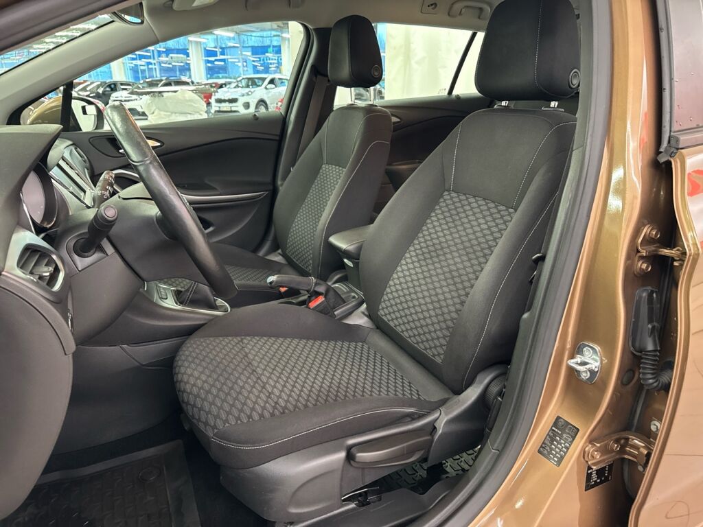 Opel Astra 2017 Ruskea (beige)