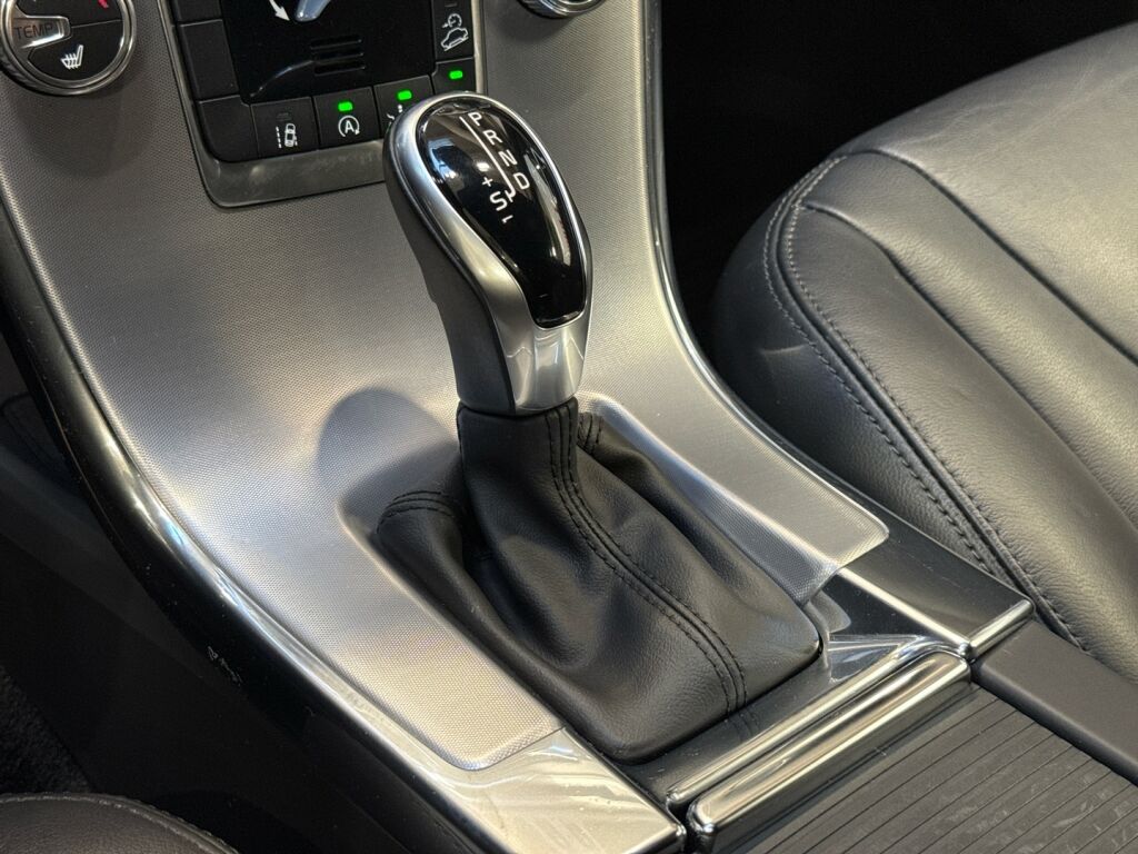 Volvo XC60 2017 Harmaa