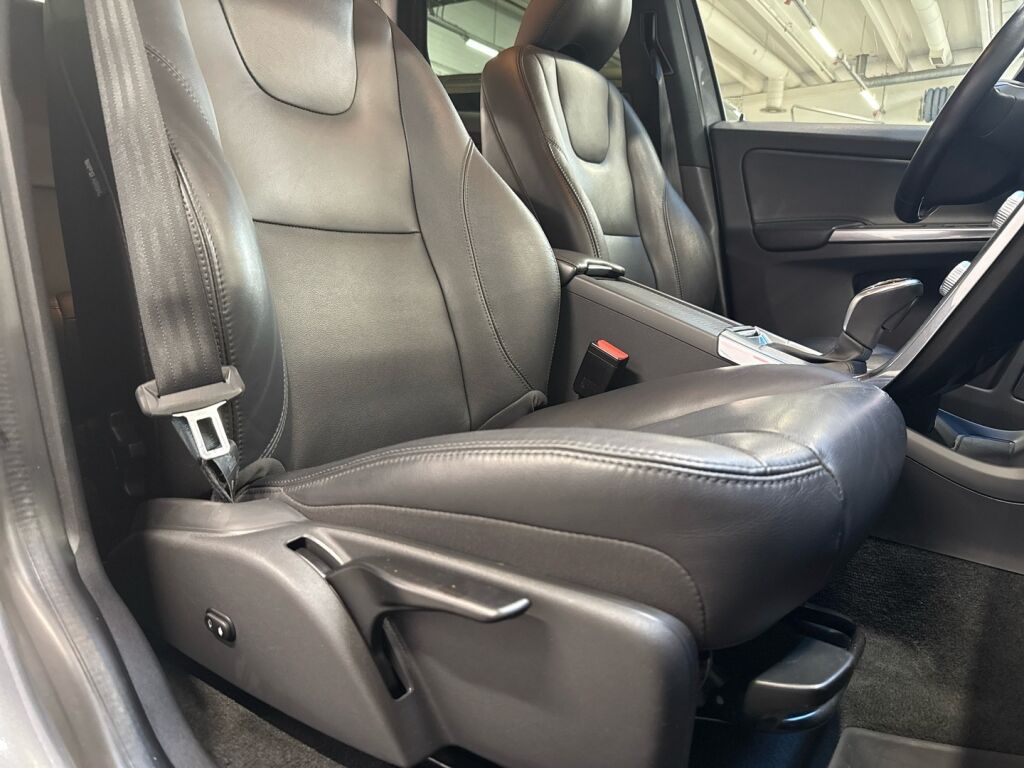 Volvo XC60 2017 Harmaa