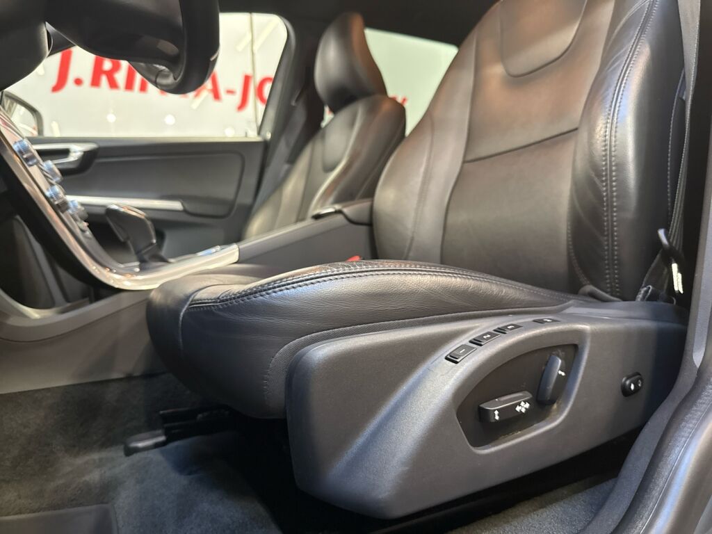 Volvo XC60 2017 Harmaa