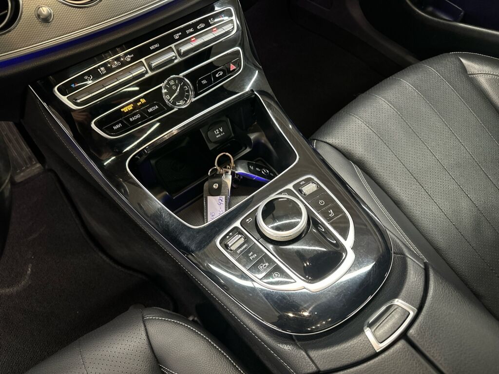 Mercedes-Benz E 2017 Valkoinen