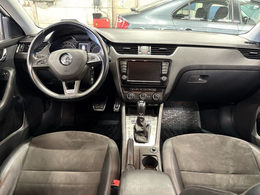 Skoda Octavia 2015 Valkoinen