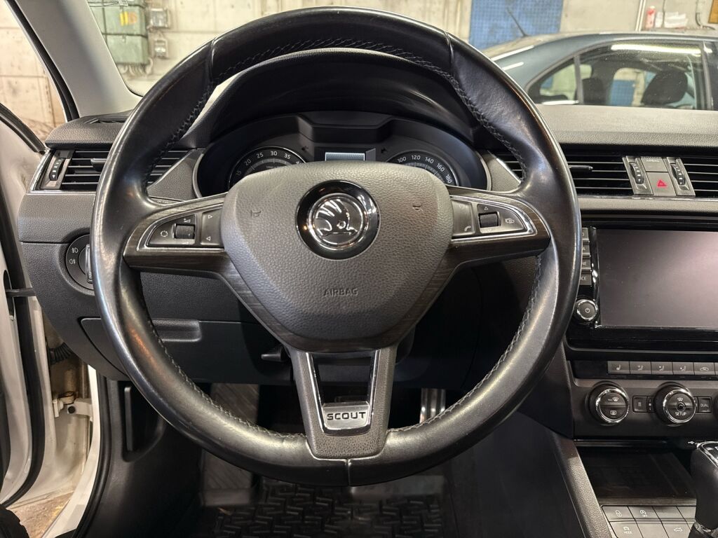 Skoda Octavia 2015 Valkoinen