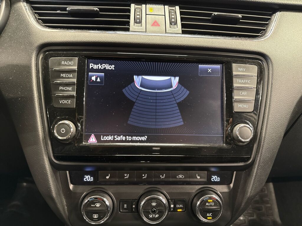 Skoda Octavia 2015 Valkoinen