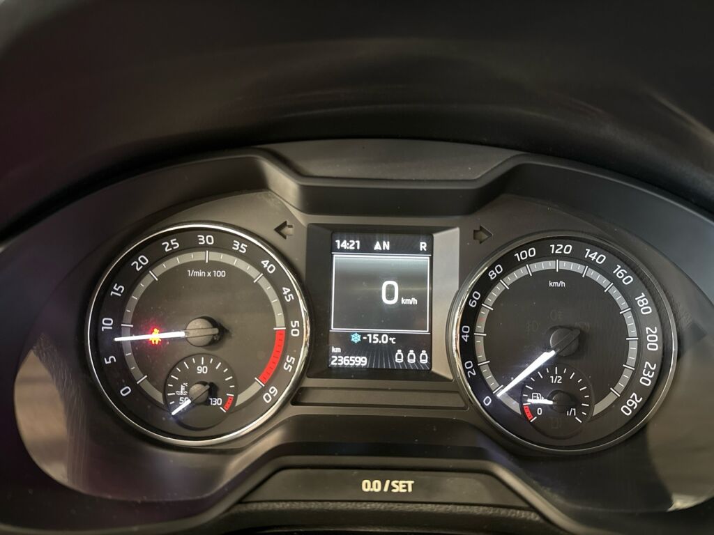 Skoda Octavia 2015 Valkoinen