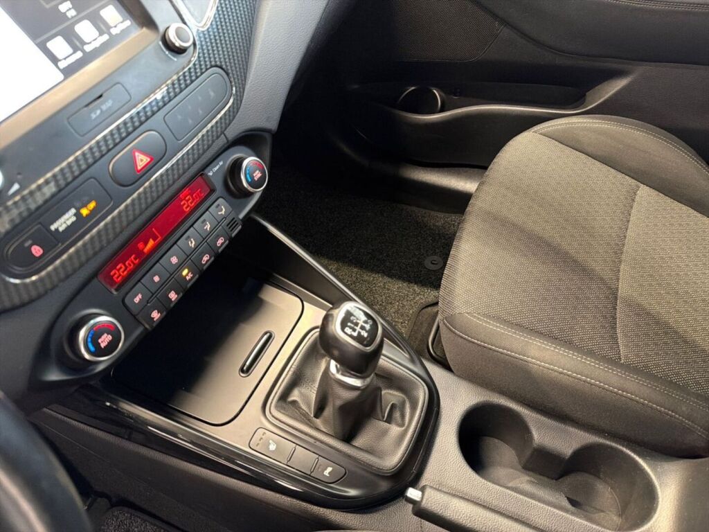 Kia Carens 2017 Hopea
