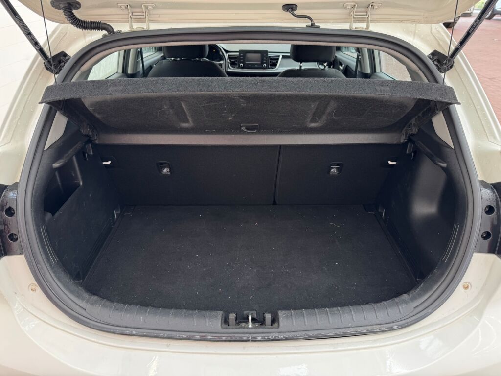 Kia Rio 2017 Valkoinen