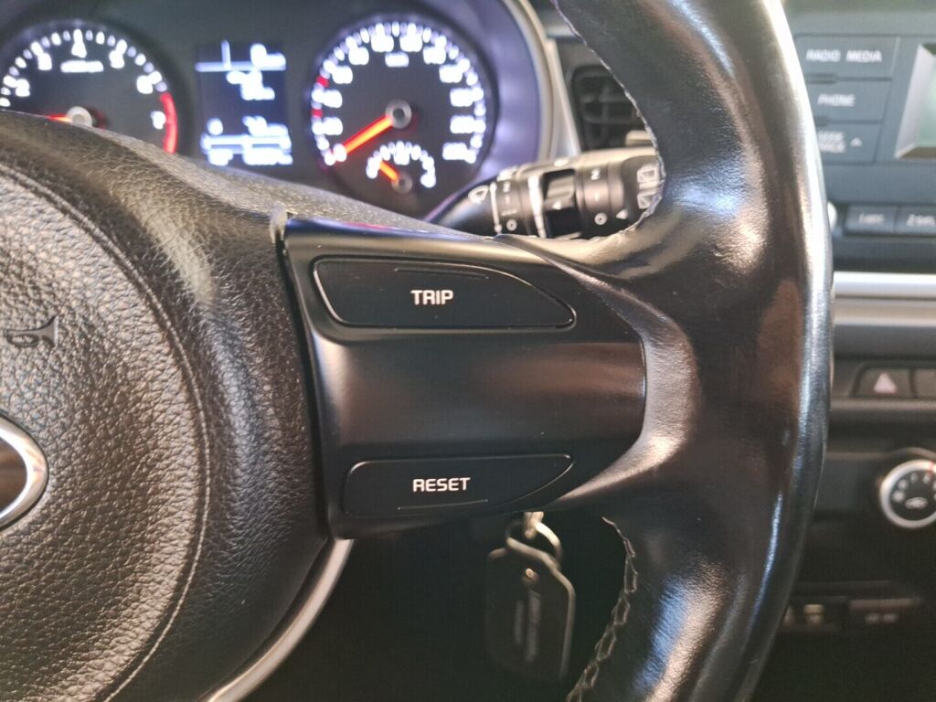 Kia Rio 2017 Ruskea (beige)