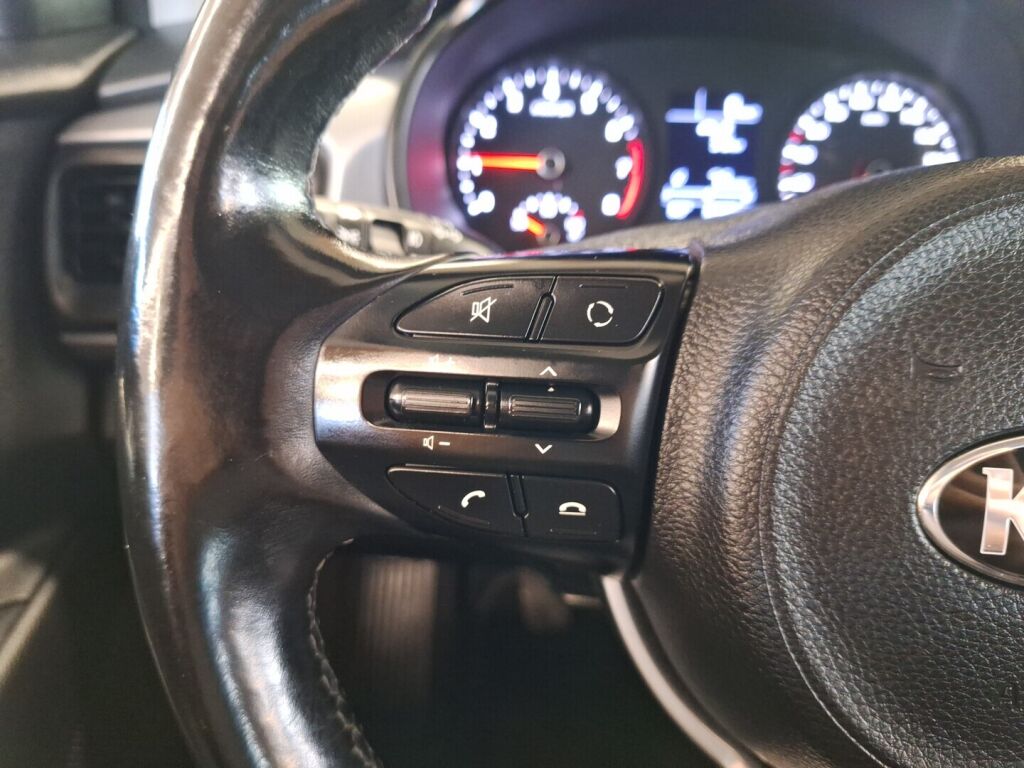 Kia Rio 2017 Ruskea (beige)