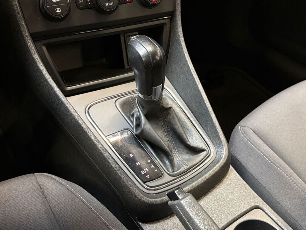 Seat Leon 2017 Violetti