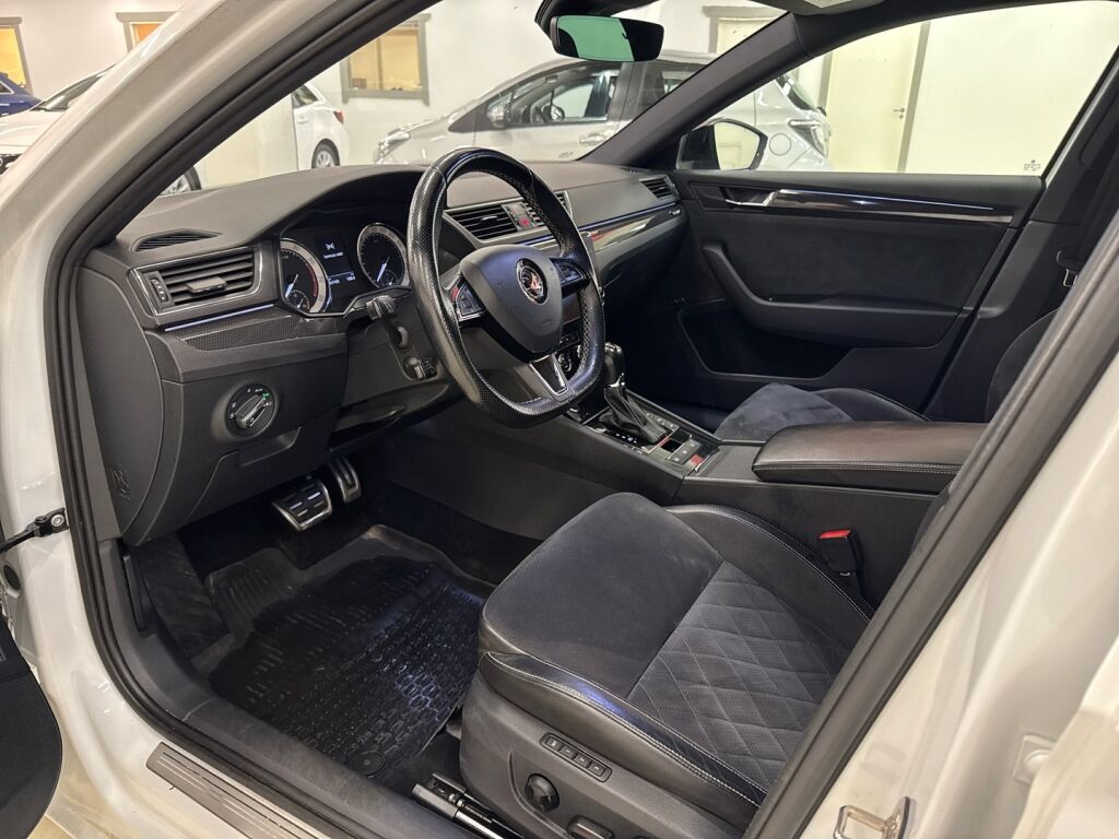 Skoda Superb 2018 Valkoinen
