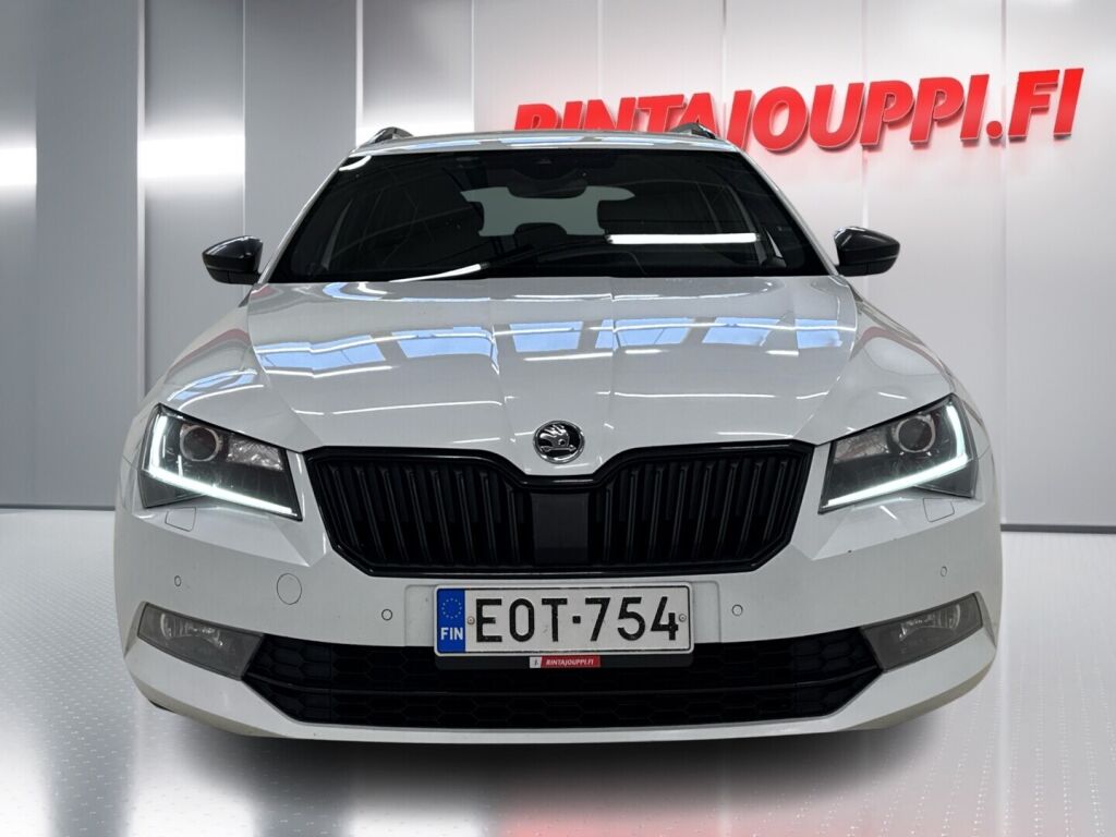 Skoda Superb 2018 Valkoinen