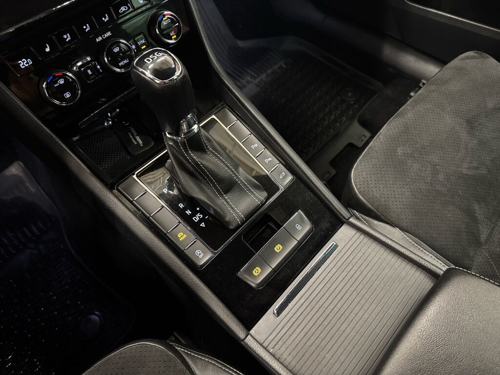 Skoda Superb 2018 Valkoinen