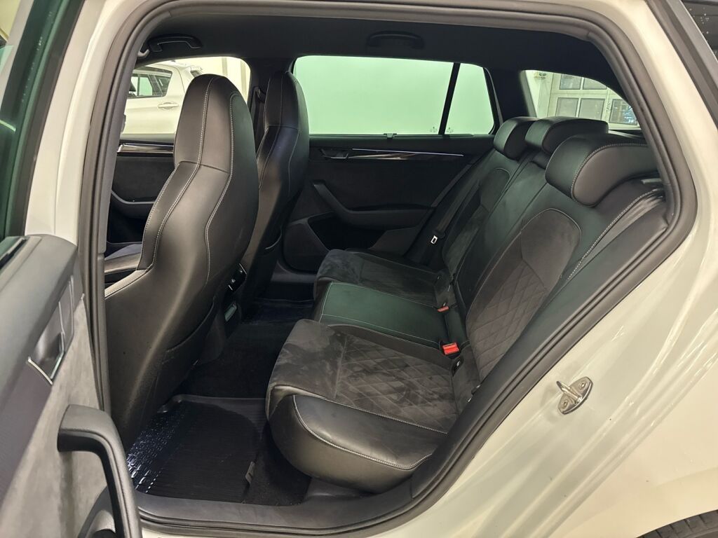 Skoda Superb 2018 Valkoinen