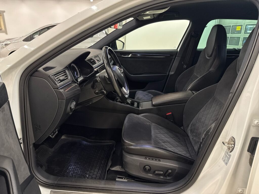 Skoda Superb 2018 Valkoinen