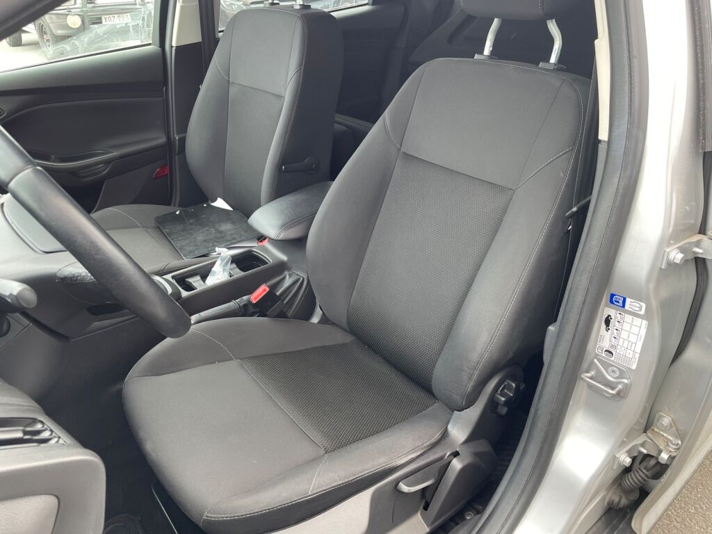 Ford Focus 2018 Harmaa