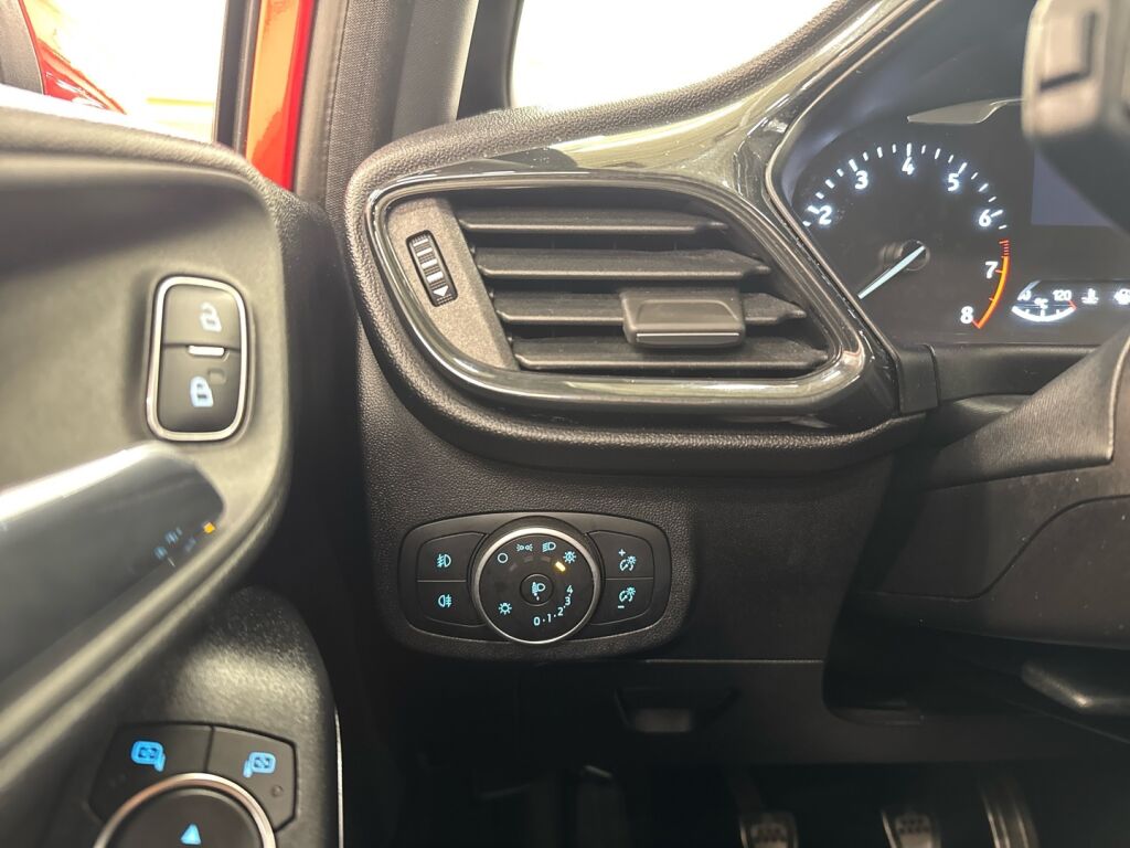 Ford Fiesta 2018 Punainen