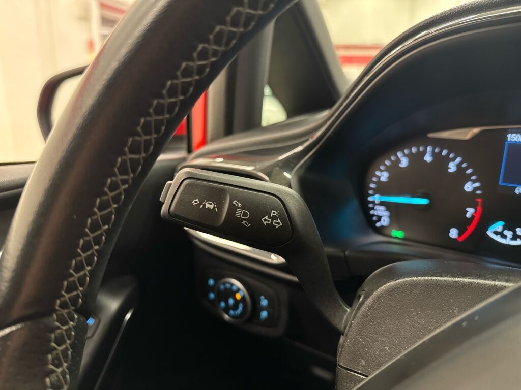 Ford Fiesta 2018 Punainen