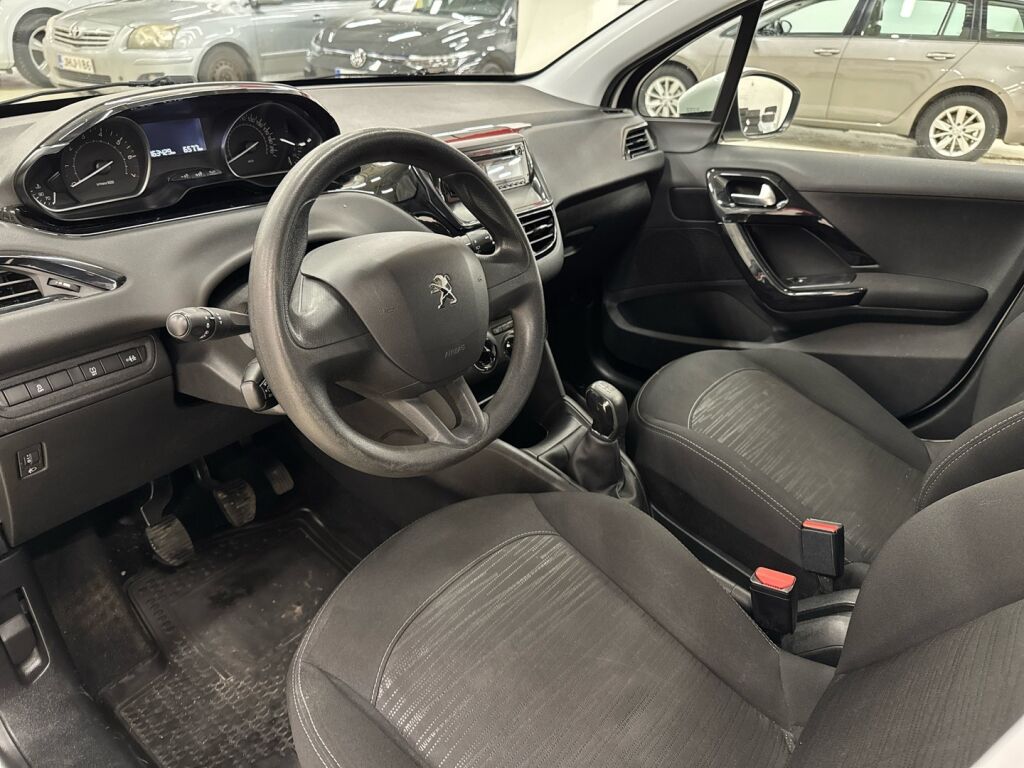 Peugeot 208 2018 Valkoinen