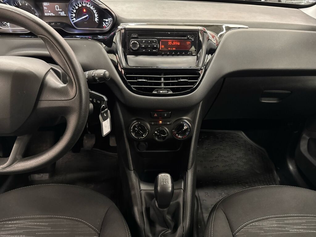 Peugeot 208 2018 Valkoinen