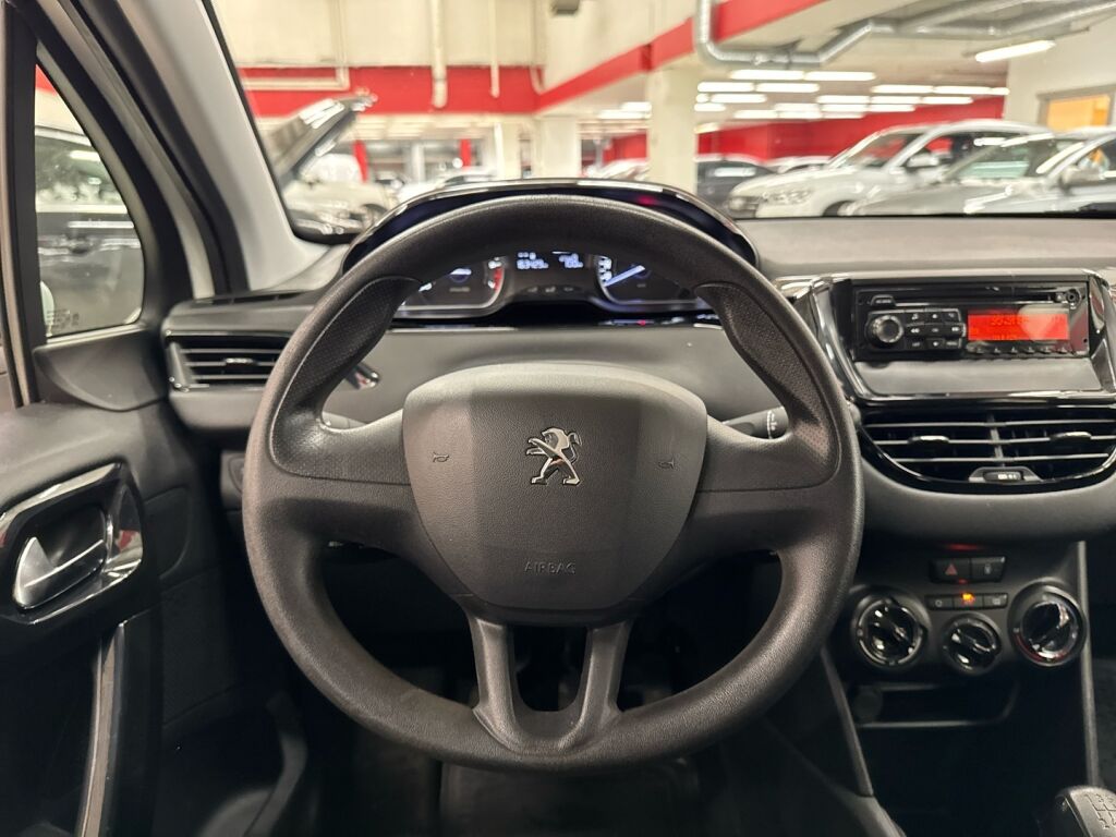 Peugeot 208 2018 Valkoinen