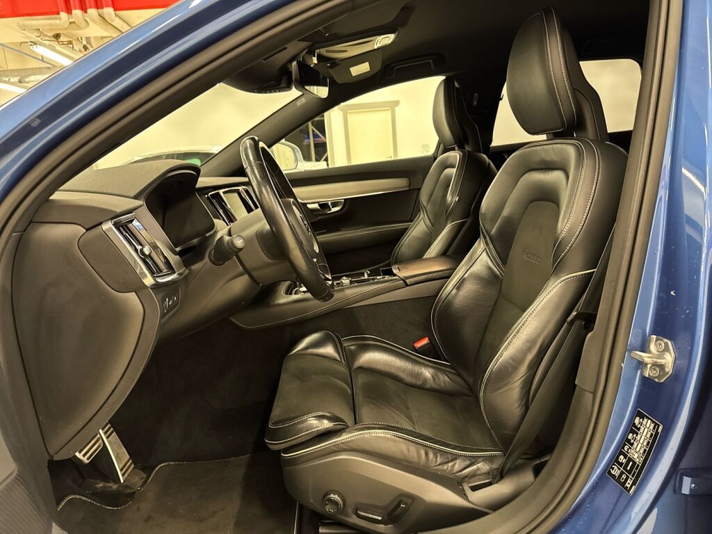 Volvo V90 2018 Sininen