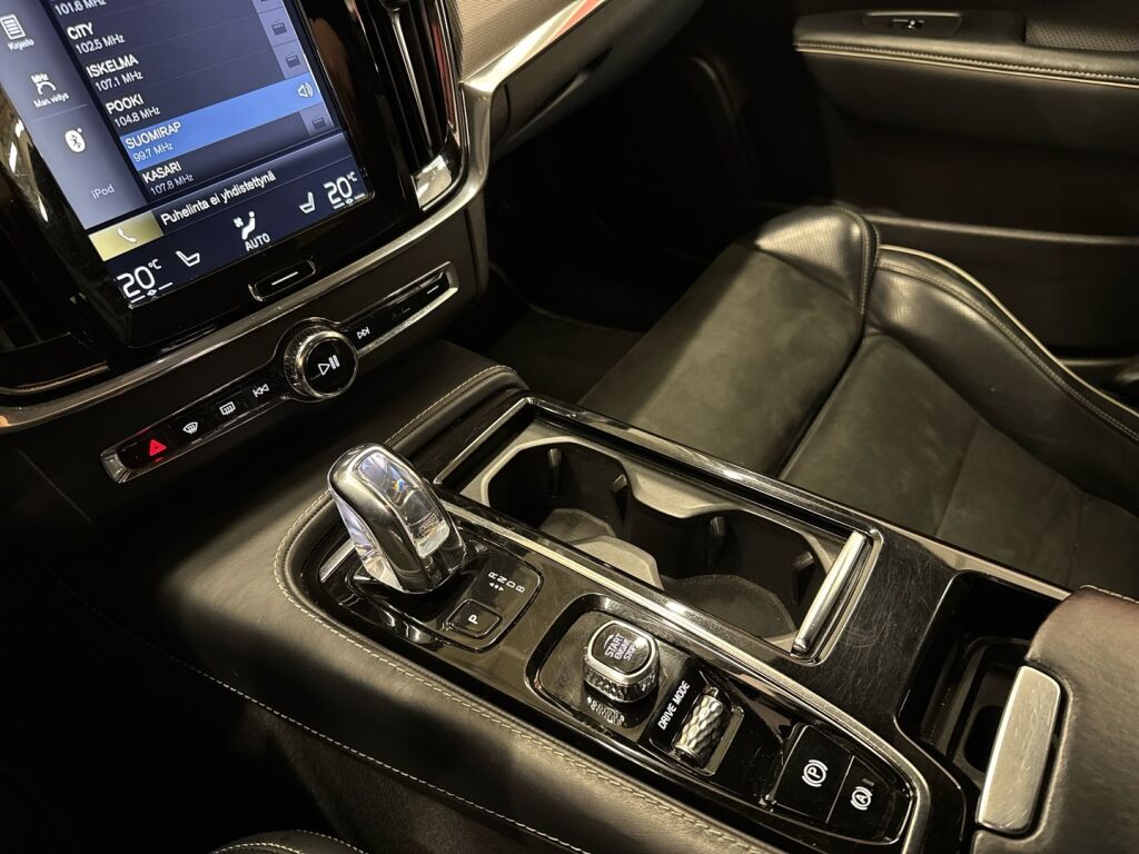 Volvo V90 2018 Sininen