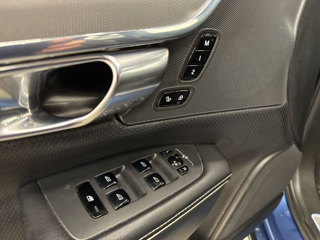 Volvo V90 2018 Sininen