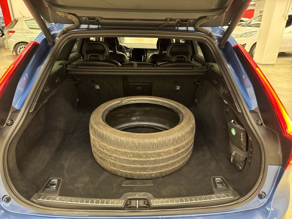 Volvo V90 2018 Sininen