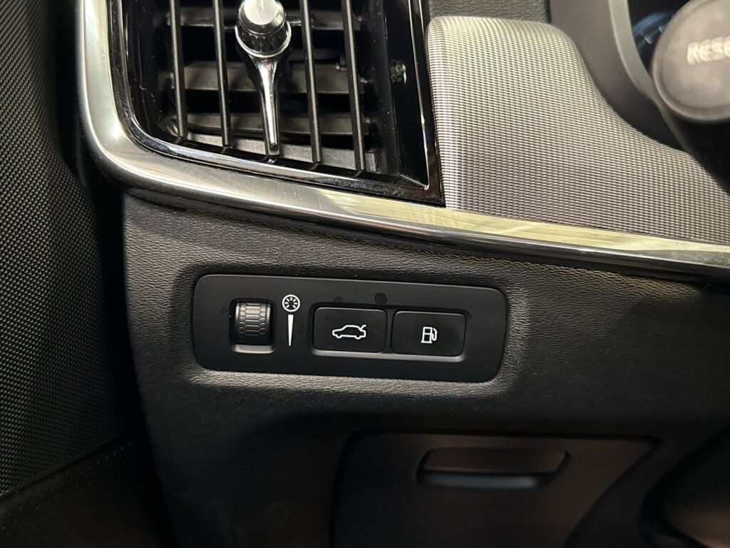 Volvo V90 2018 Sininen