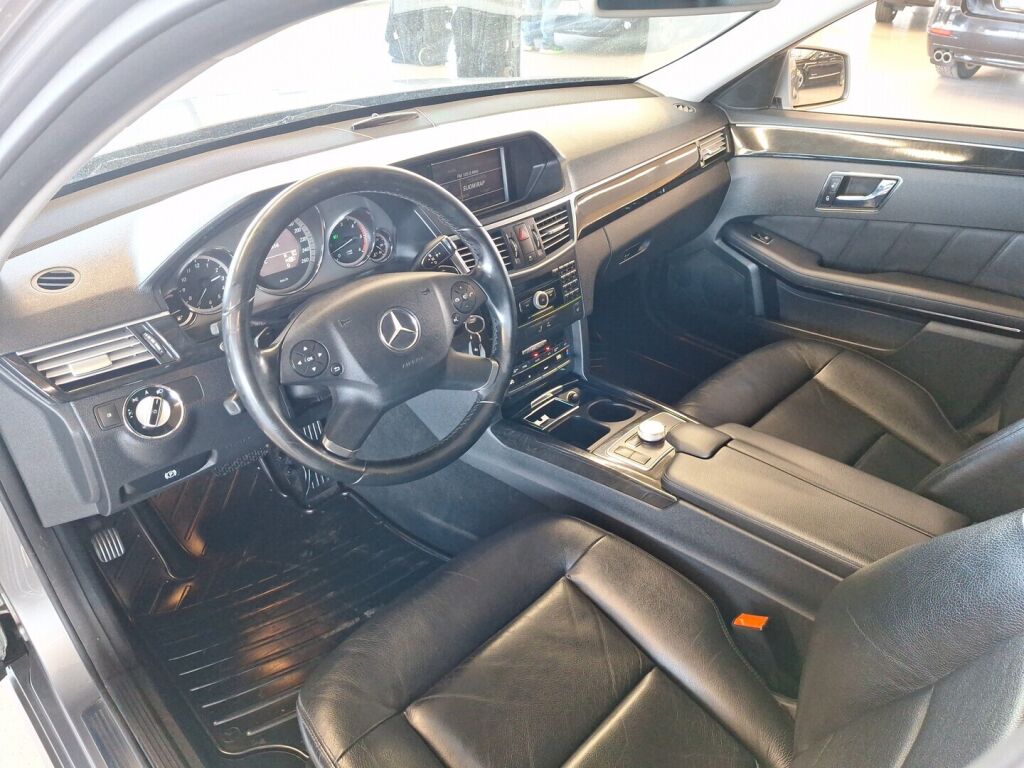 Mercedes-Benz E 2010 Harmaa