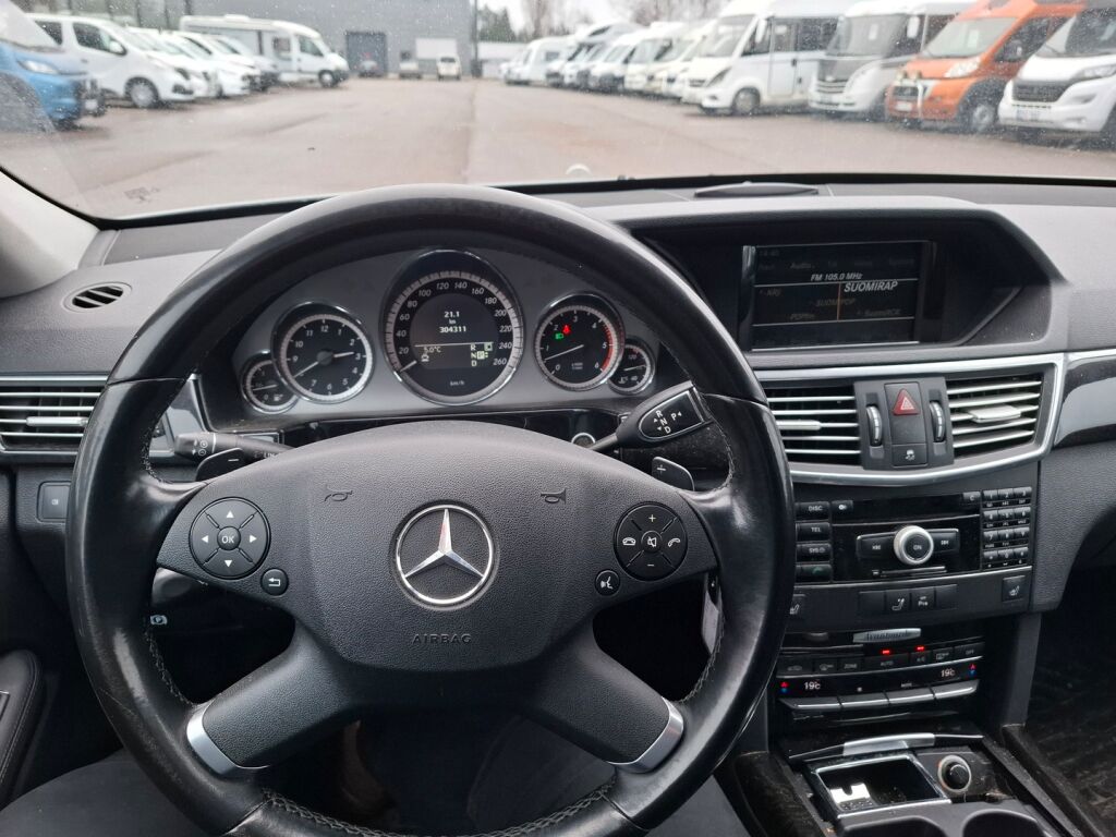 Mercedes-Benz E 2010 Harmaa