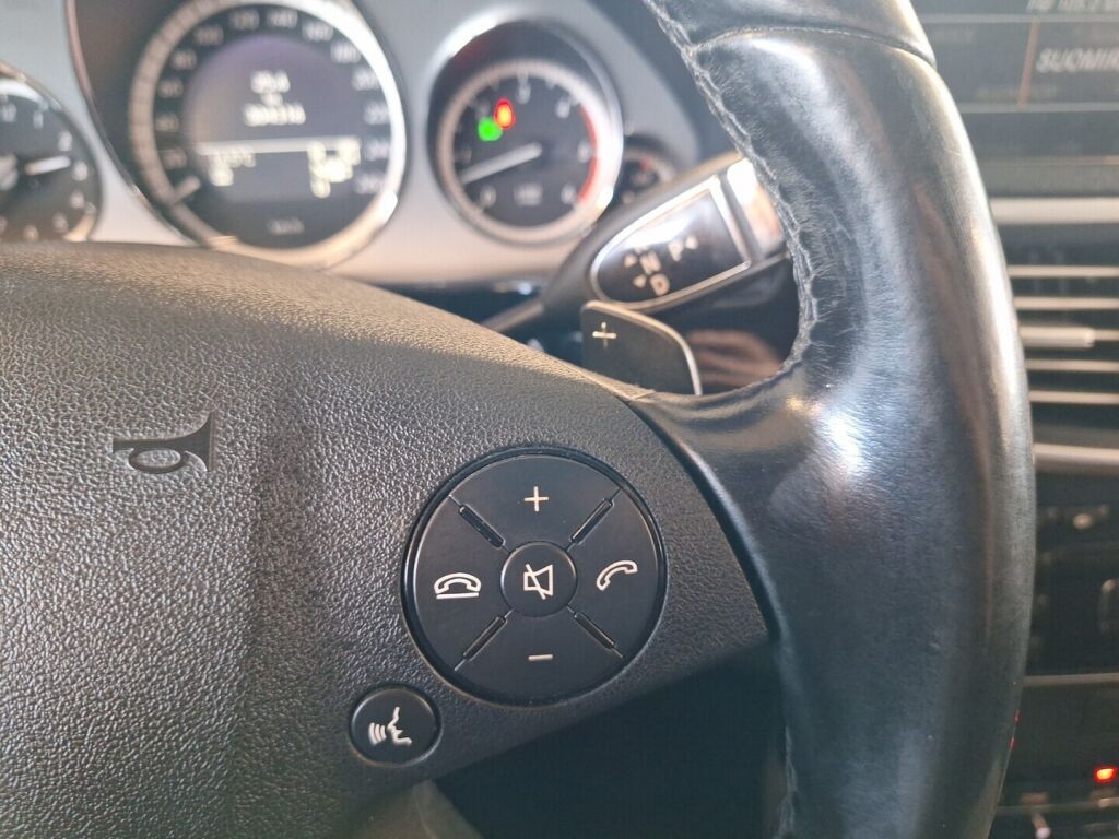 Mercedes-Benz E 2010 Harmaa