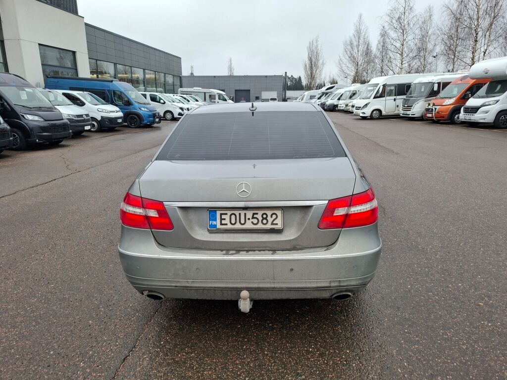 Mercedes-Benz E 2010 Harmaa