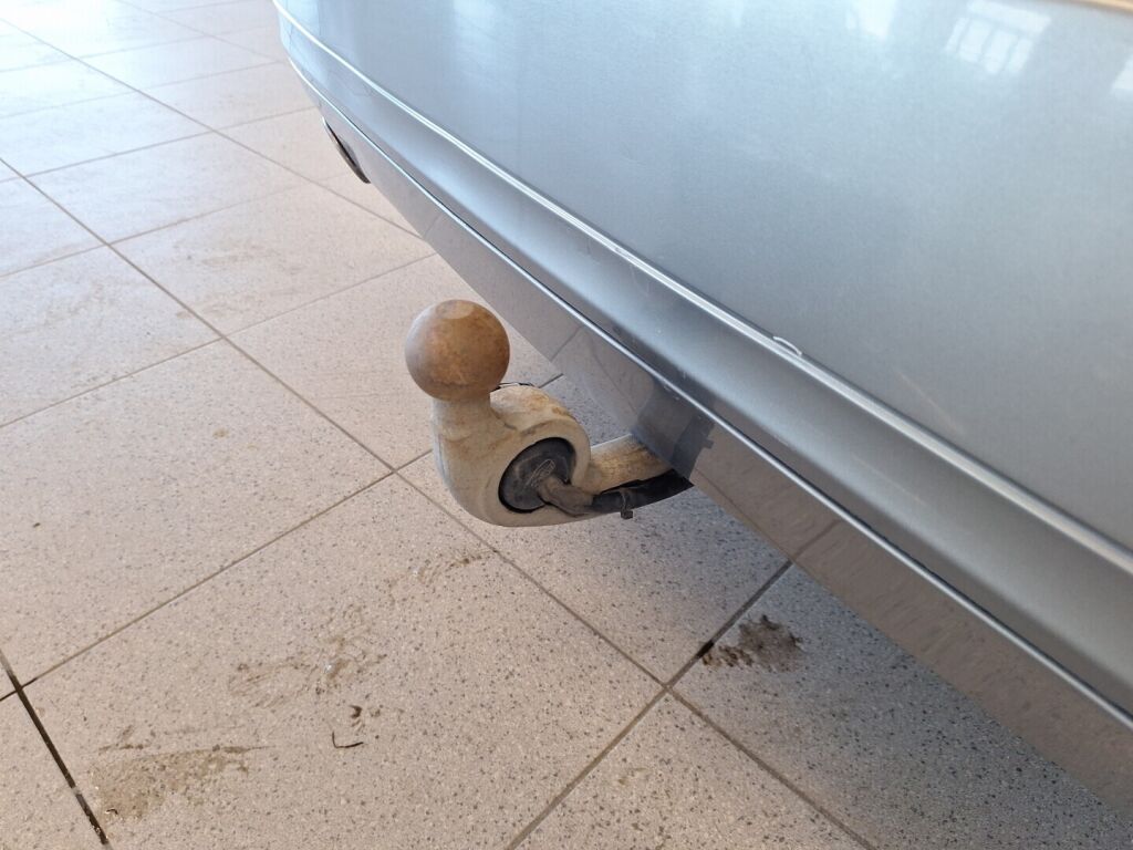 Mercedes-Benz E 2010 Harmaa