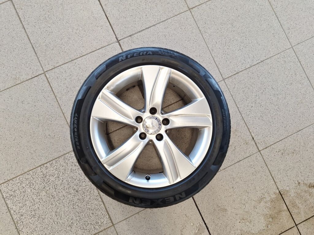 Mercedes-Benz E 2010 Harmaa