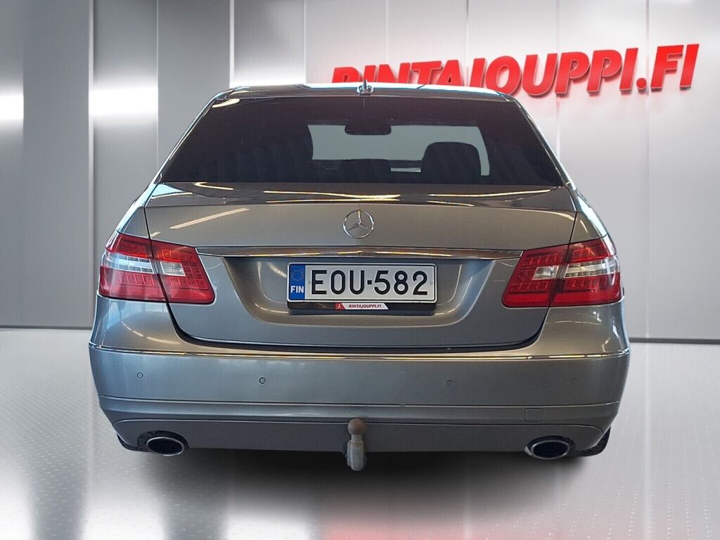 Mercedes-Benz E 2010 Harmaa