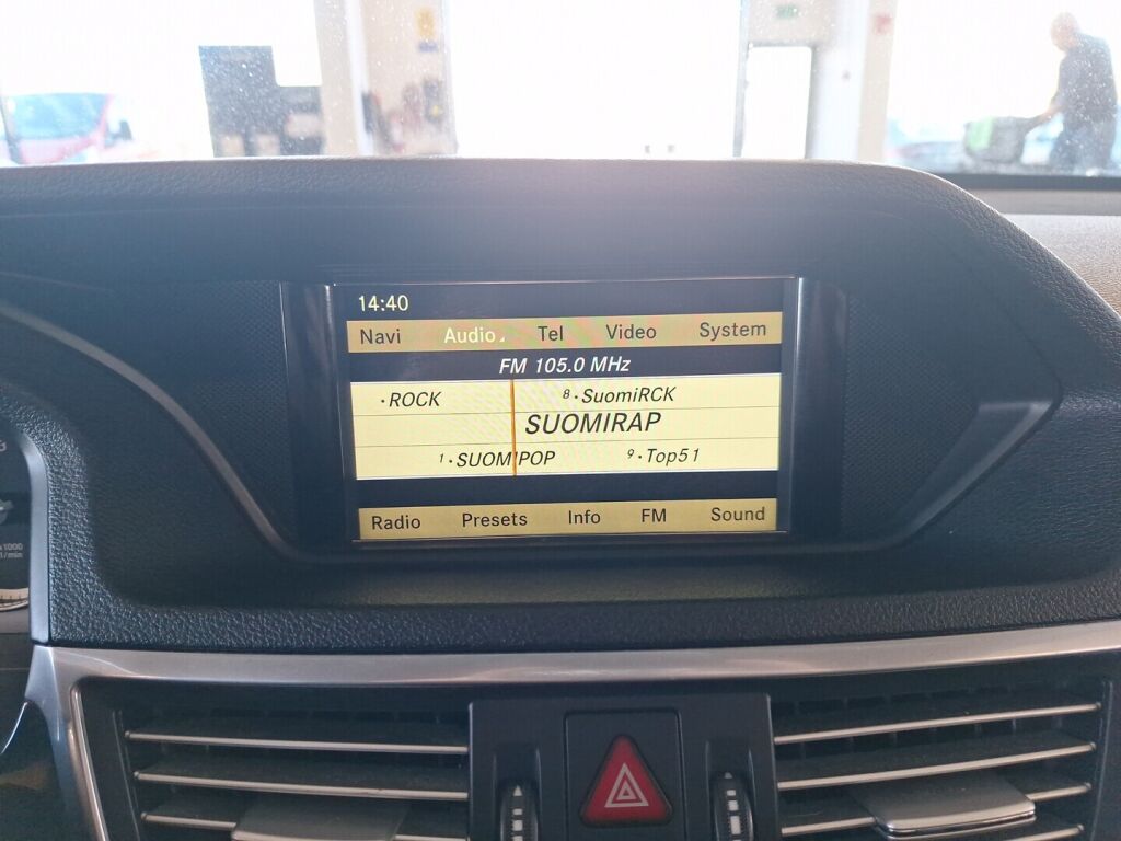 Mercedes-Benz E 2010 Harmaa