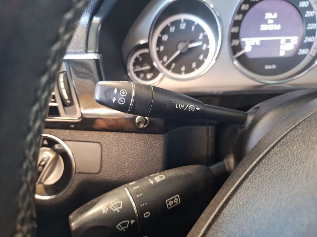 Mercedes-Benz E 2010 Harmaa