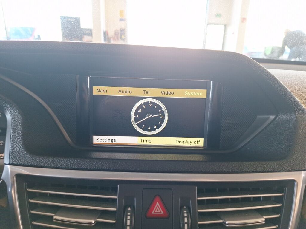 Mercedes-Benz E 2010 Harmaa