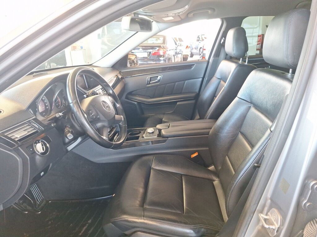 Mercedes-Benz E 2010 Harmaa