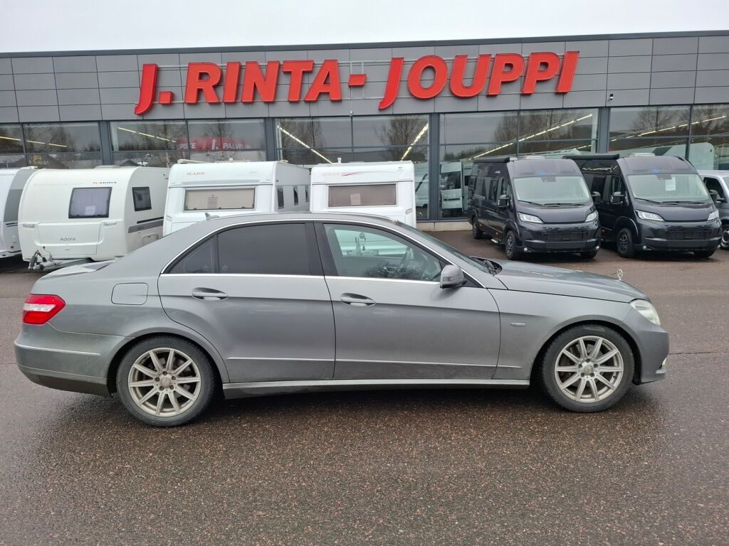 Mercedes-Benz E 2010 Harmaa