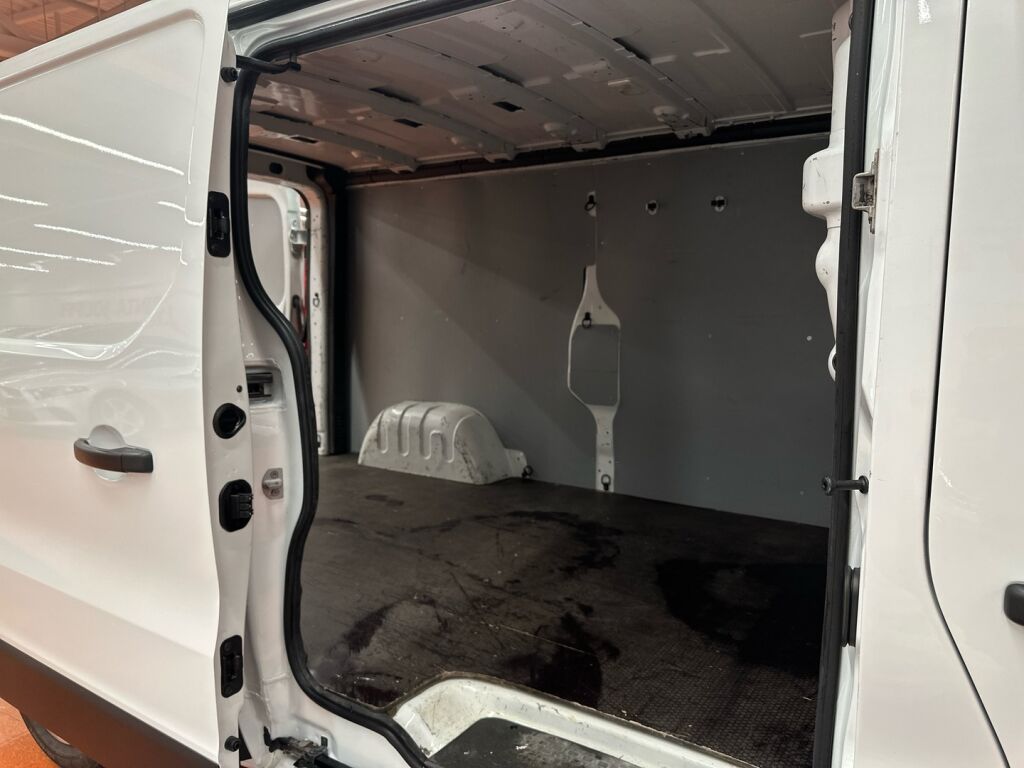 Renault Trafic 2018 Valkoinen