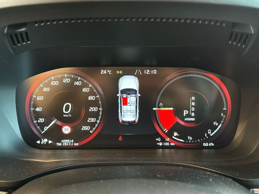 Volvo XC60 2018 Punainen