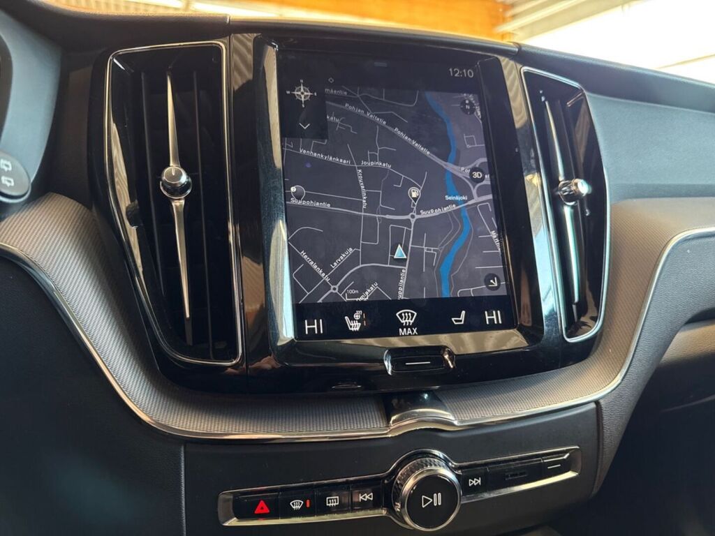 Volvo XC60 2018 Punainen