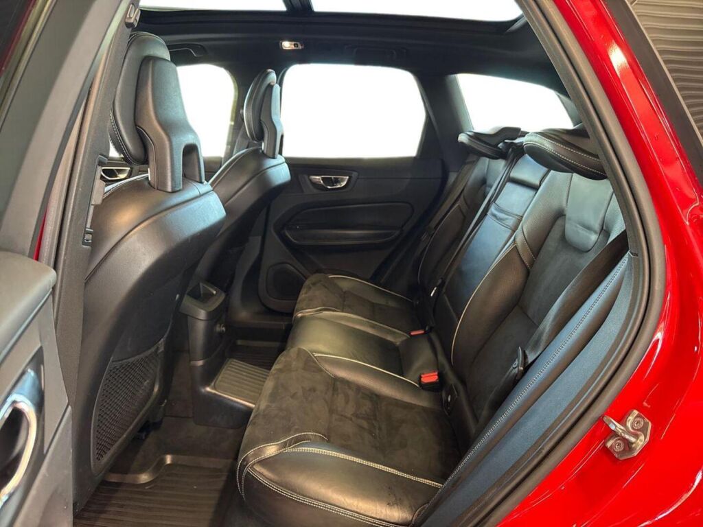 Volvo XC60 2018 Punainen