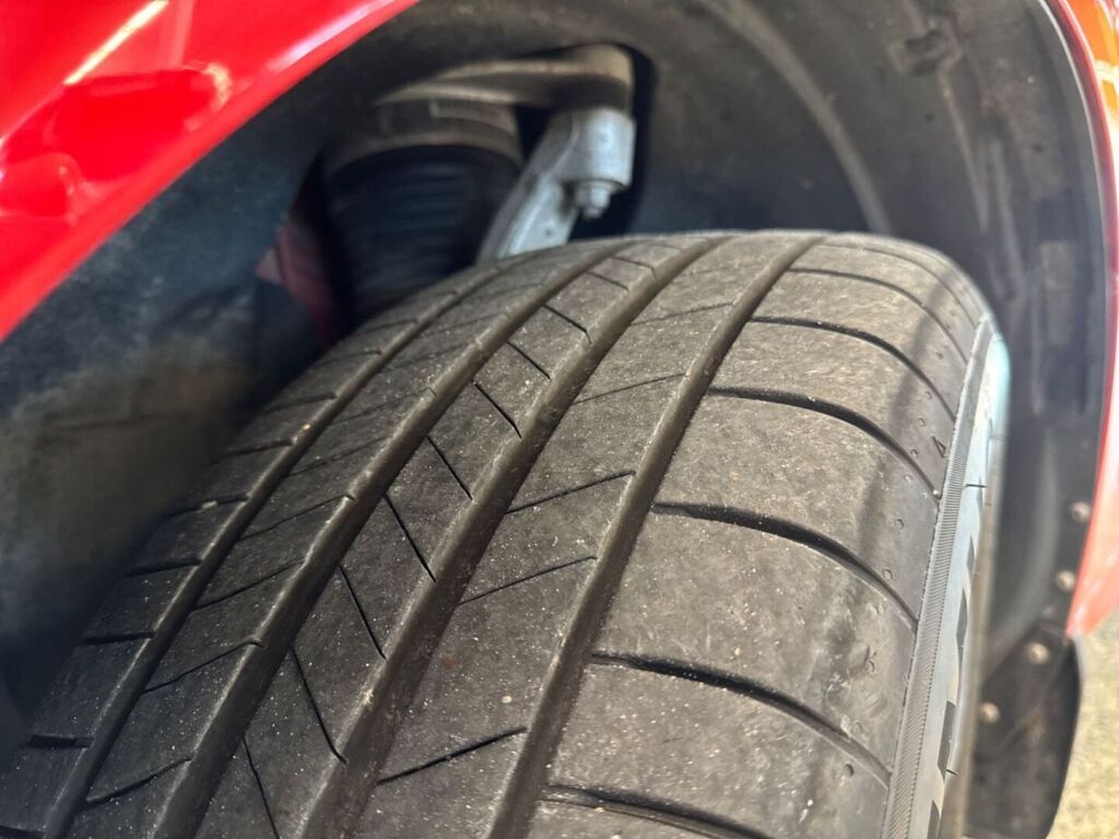 Volvo XC60 2018 Punainen