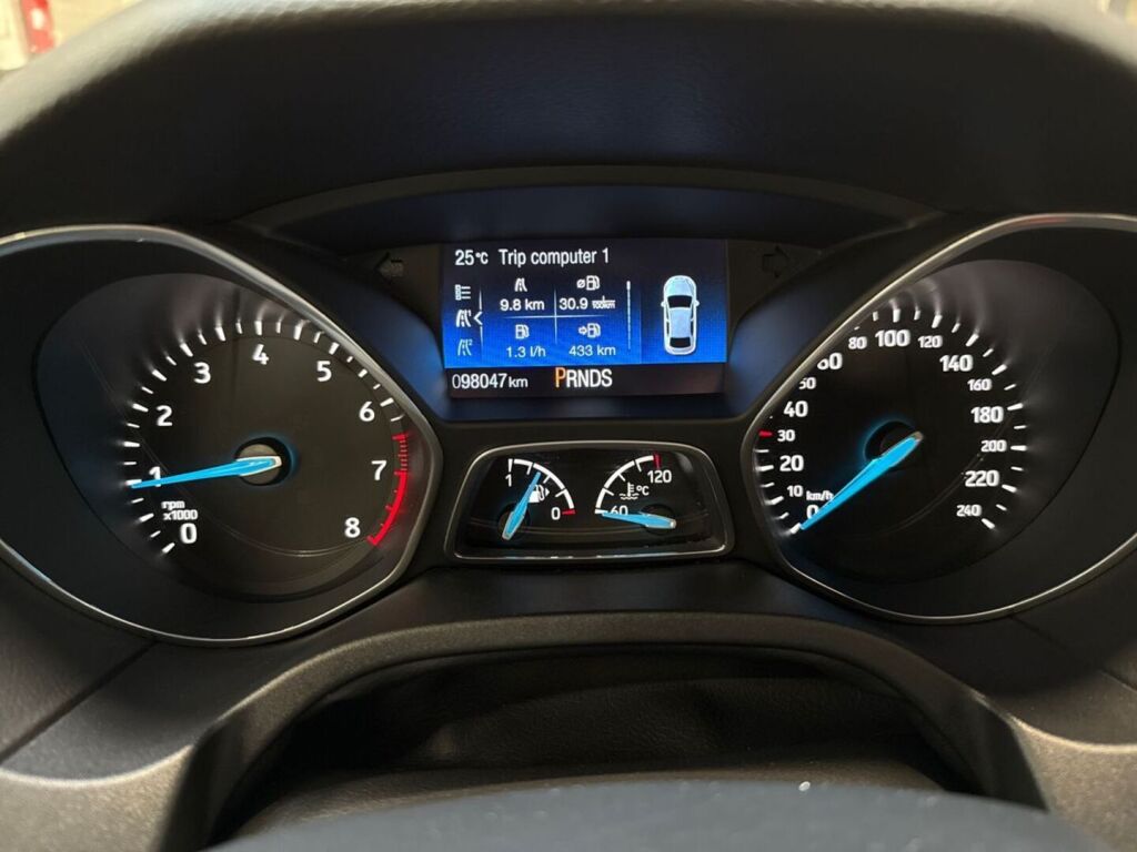Ford Focus 2018 Musta